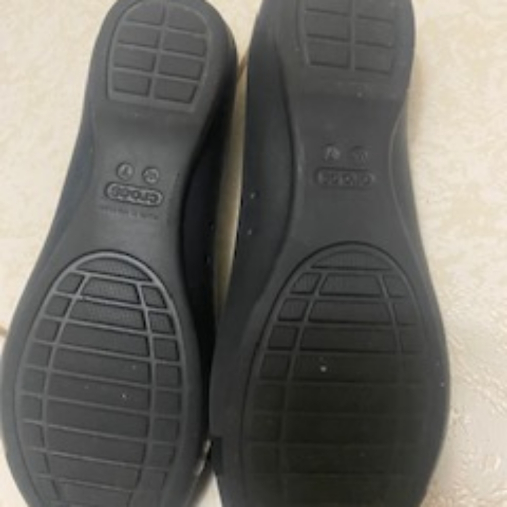 Black Crocs - Picture 5 of 5